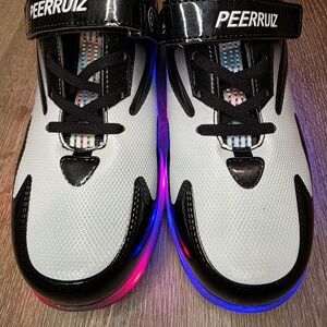Peerruiz light-up roller skate shoes